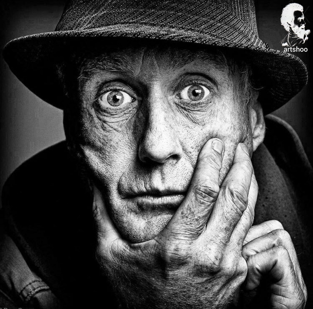 مدل پرتره سیاه قلم